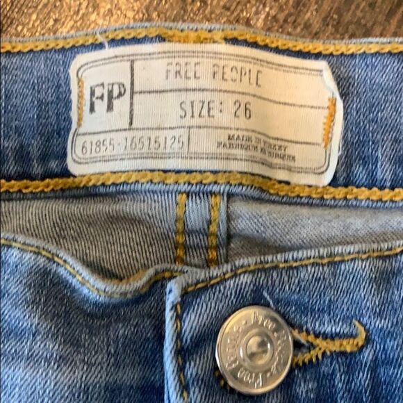 👖🌟 Free People Skinny Distressed Cropped Jeans - Size 26 - Picture 2 of 4